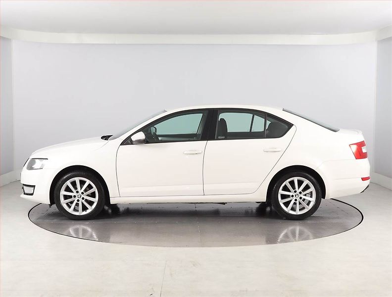 Škoda Octavia (2014) 1.6 TDI, Serv.kniha, Tempomat - fotka 3 z 17