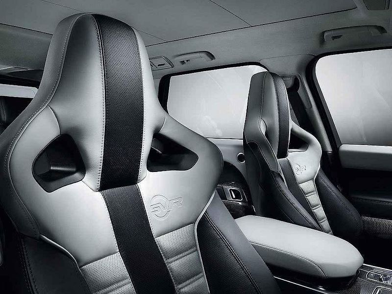 Range Rover Sport SVR.