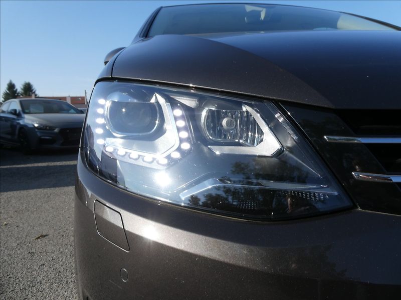 Volkswagen Sharan 2,0 TDi HIGHLINE, rezervace - fotka 5 z 50