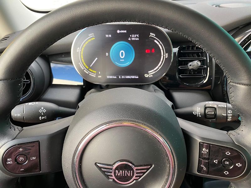 Mini Cooper (2022) SE 135 kW 2022 - fotka 8 z 18