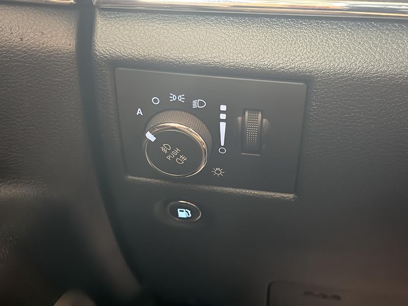 Jeep Grand Cherokee 3,0L V6 Diesel 250k Summit 4 - fotka 21 z 30