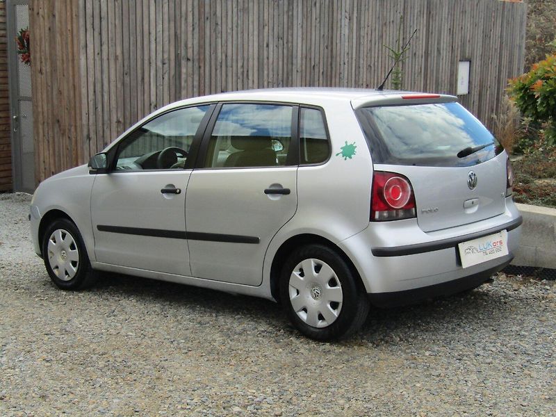 Volkswagen Polo (2006) 1.4 I 55kW  ZIMNÍ PNEU  1.MAJI - fotka 5 z 38