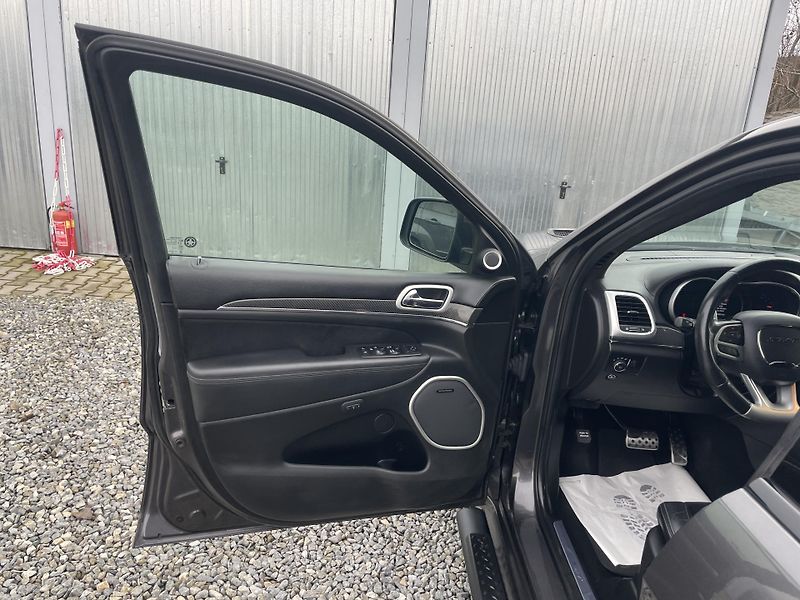 Jeep Grand Cherokee 6.4i 480PS HEMI SRT CZ 78000KM - fotka 165 z 187