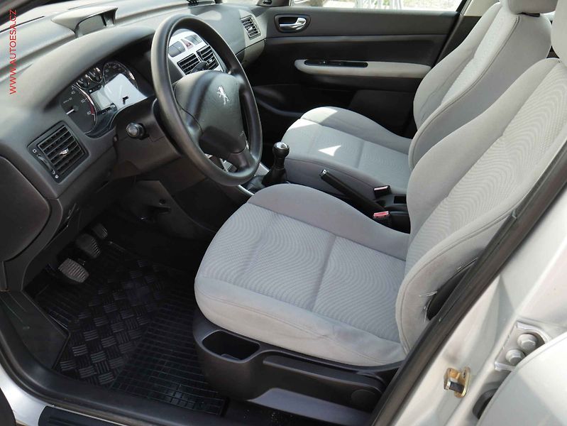 Peugeot 307 (2006) 1.6 HDI, AC, tažné - fotka 9 z 16