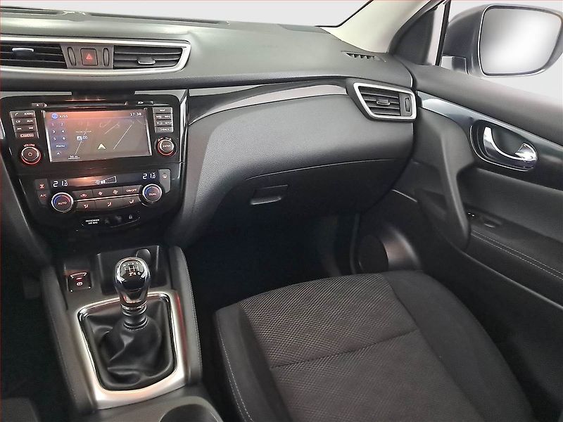 Nissan Qashqai (2016) 1.6 DIG-T, Navi, Tempomat - fotka 8 z 20