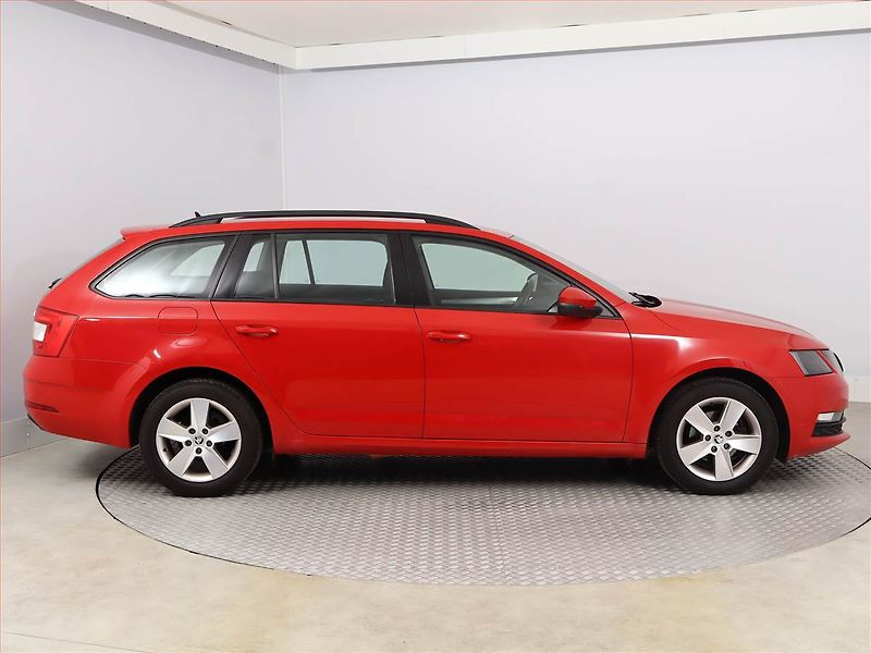 Škoda Octavia (2020) Ambition Plus 1.6 TDI, ČR - fotka 6 z 16