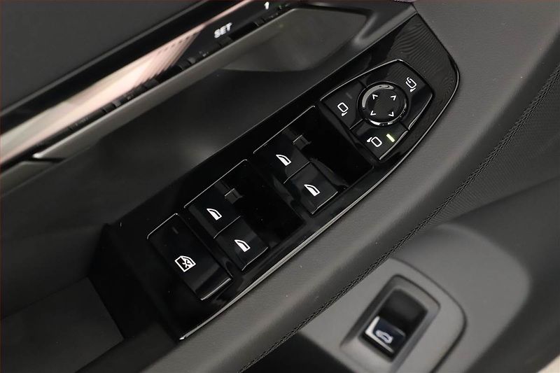 BMW Řada 5 (2025) 540d xDrive, 360°, Paměť - fotka 10 z 28