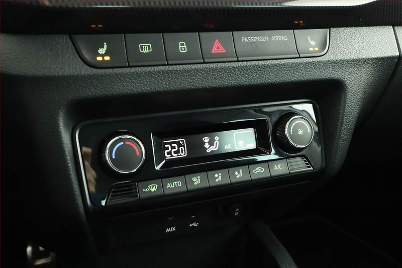 Škoda Fabia (2018) R5 1.4 TSI, Automat, Navi - fotka 15 z 17