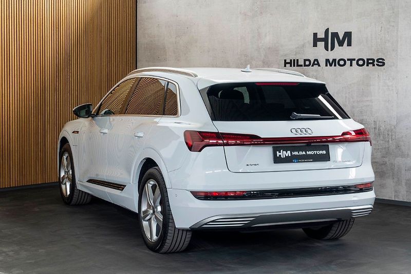 Audi e-tron 55 300kW Matrix Tažné ZÁRUKA - fotka 2 z 37