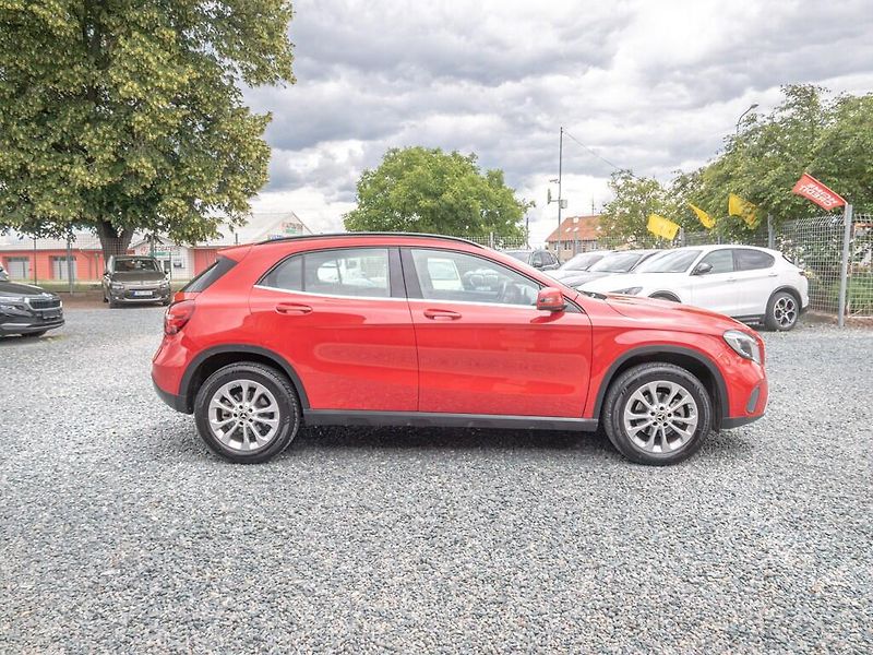 Mercedes-Benz GLA (2017) 200D 100KW LED – PO SERVISU - fotka 4 z 48