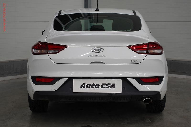 Hyundai i30 (2019) 1.6CRDi Fastback, ČR - fotka 5 z 22