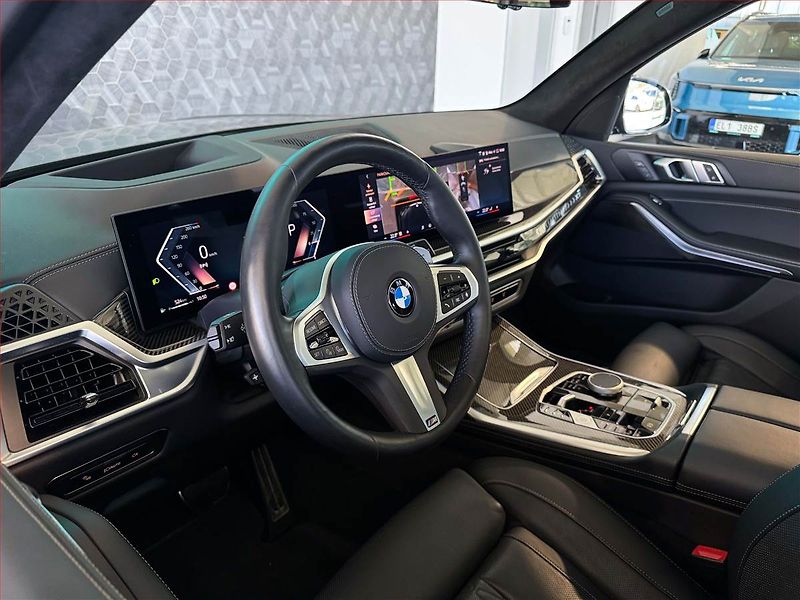 BMW X7 (2024) xDrive40i - fotka 16 z 25
