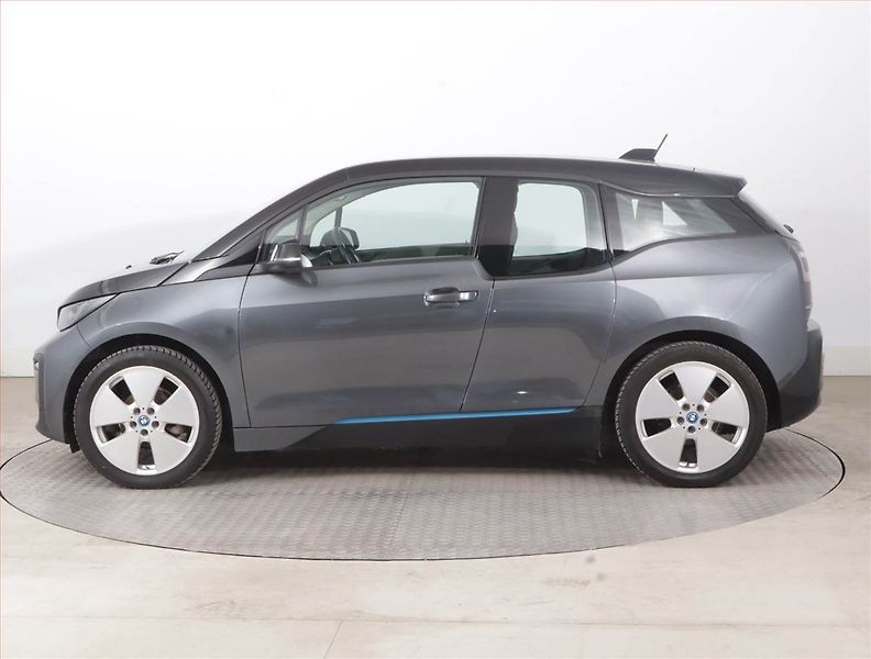 BMW i3 (2022) 120Ah BEV, SoH 98% - fotka 3 z 18