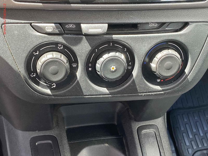 Peugeot 301 (2015) 1.2PT, 2.maj,ČR, AC, tažné - fotka 14 z 17
