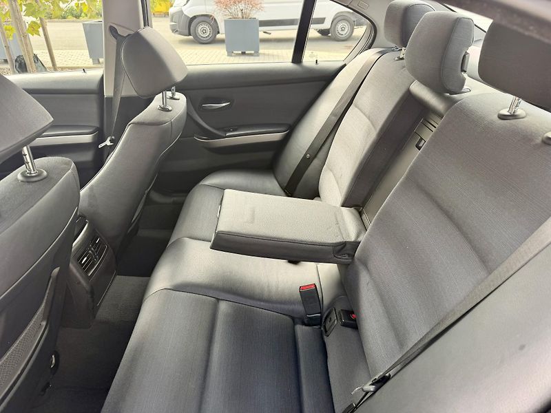 BMW Řada 3 (2005) 325I MANUÁL XENONY POLOKŮŽE!!! - fotka 17 z 18