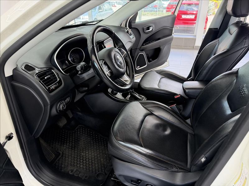 Jeep Compass 2,0 M-Jet 125kW 4x4 DPH Automa - fotka 10 z 34