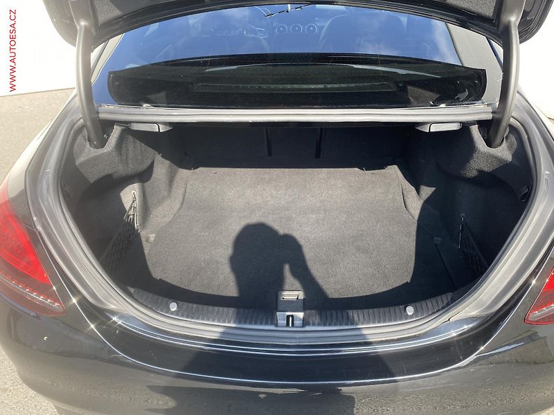Mercedes-Benz Třídy C (2020) 1.6i, navi, LED, AC - fotka 7 z 20