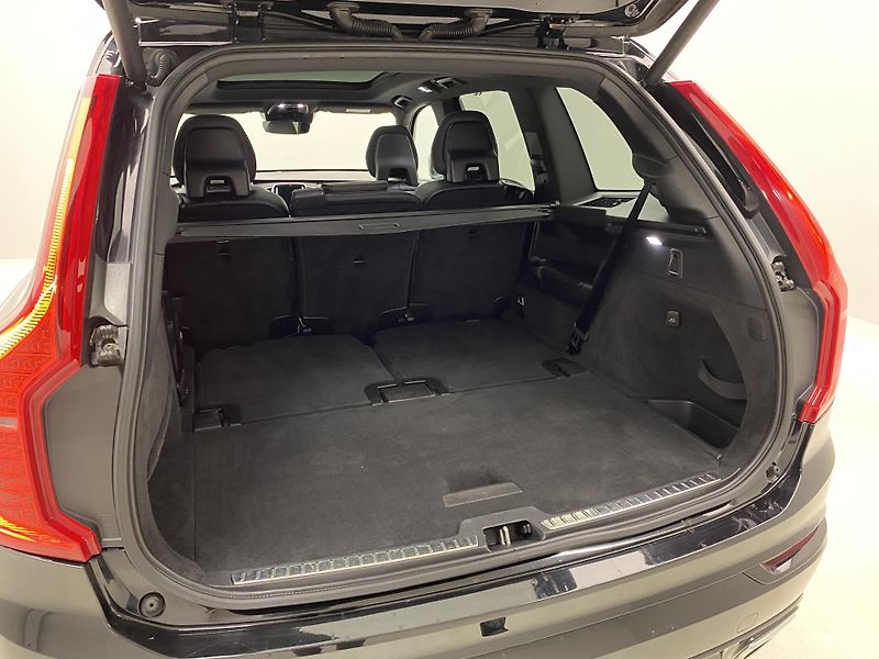 Volvo XC90 B5 AWD R-DESIGN REZERVACE - fotka 6 z 47
