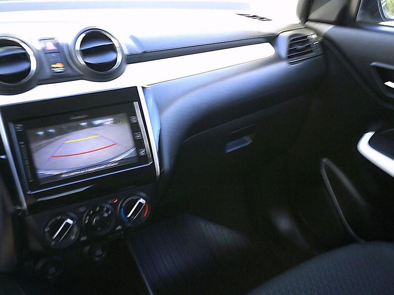 Suzuki Swift (2017) 1.2i KOUPENO ČR,1.MAJITEL - fotka 13 z 13