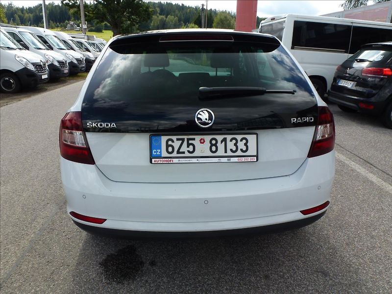 Škoda Rapid 1,4 TSI DSG Automat Spaceback - fotka 11 z 47