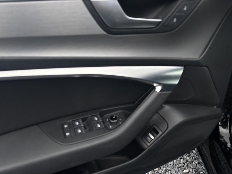 Audi A6 (2021) 45TDI, ČR, quattro, S line - fotka 16 z 17