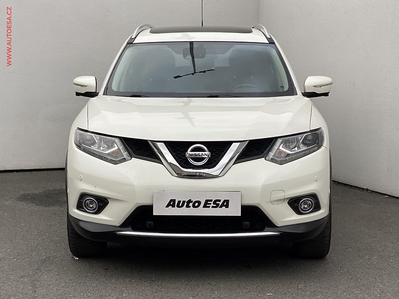 Nissan X-Trail (2015) 1.6dCi, Tekna, TZ, panor - fotka 2 z 17