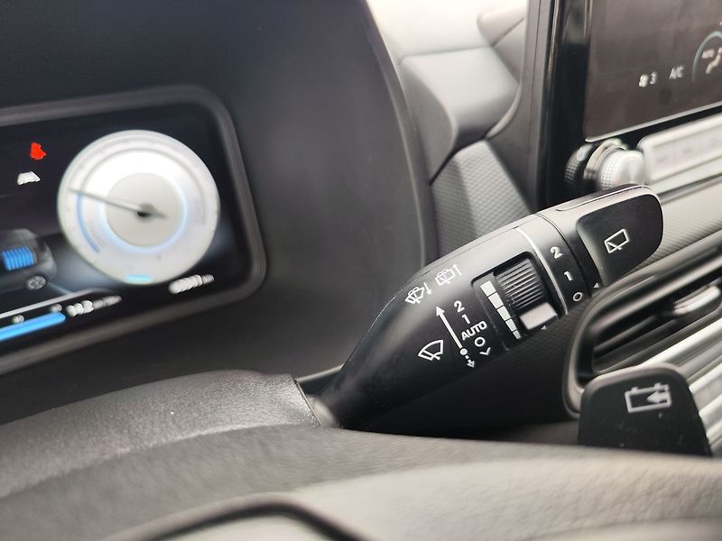 Hyundai Kona EV/64kWh Czech Edition AT - fotka 30 z 35