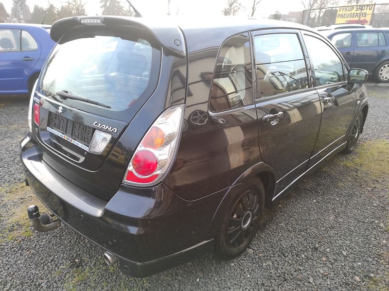 Suzuki Liana 1.6 16V combi 4 seasons - fotka 6 z 26