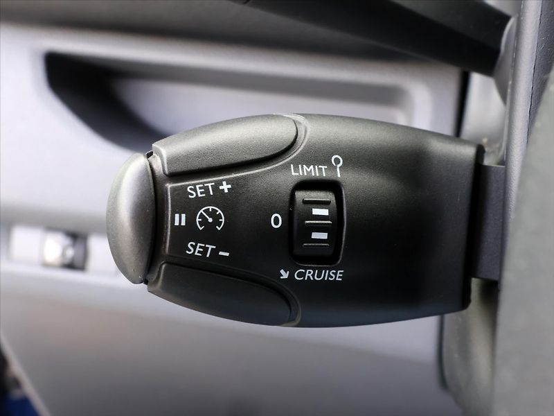 Toyota ProAce Verso 2,0 D-4D 90kW L2 6-míst CZ DPH - fotka 19 z 36