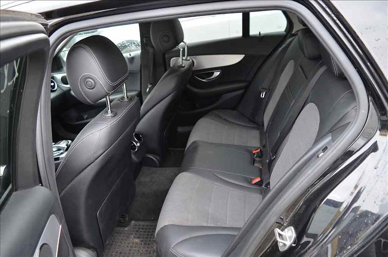 Mercedes-Benz Třídy C (2016) 250 COMBI  4MATIC AT - fotka 20 z 23