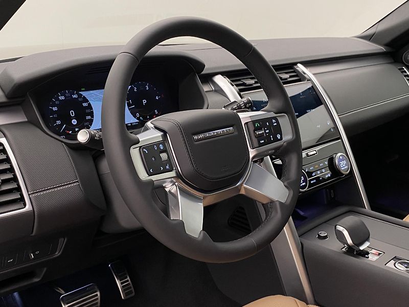 Land Rover Discovery D350 DYNAMIC HSE AWD AUT - fotka 4 z 67