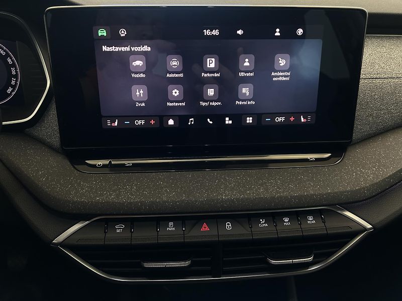 Škoda Octavia 1.5 TSI Top selection - fotka 9 z 24