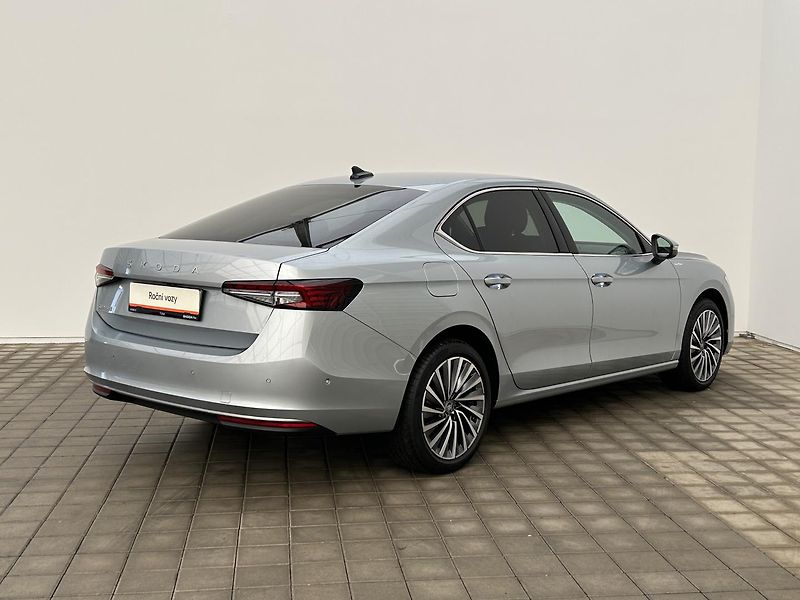 Škoda Superb 2.0 TDi L & K - fotka 2 z 30