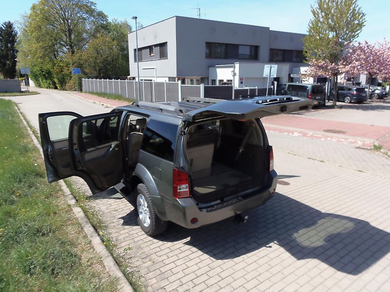 Nissan Pathfinder (2005) 2.5 DCi 4x4 redukce tažné 3 T - fotka 19 z 25