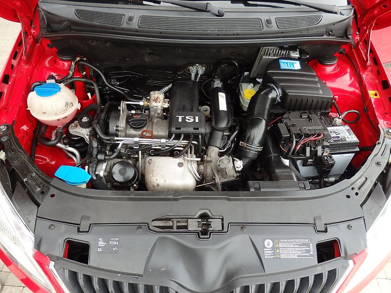 Škoda Fabia 1.2 TSI 77kW DIGI.KLIMA FAMILY - fotka 14 z 16