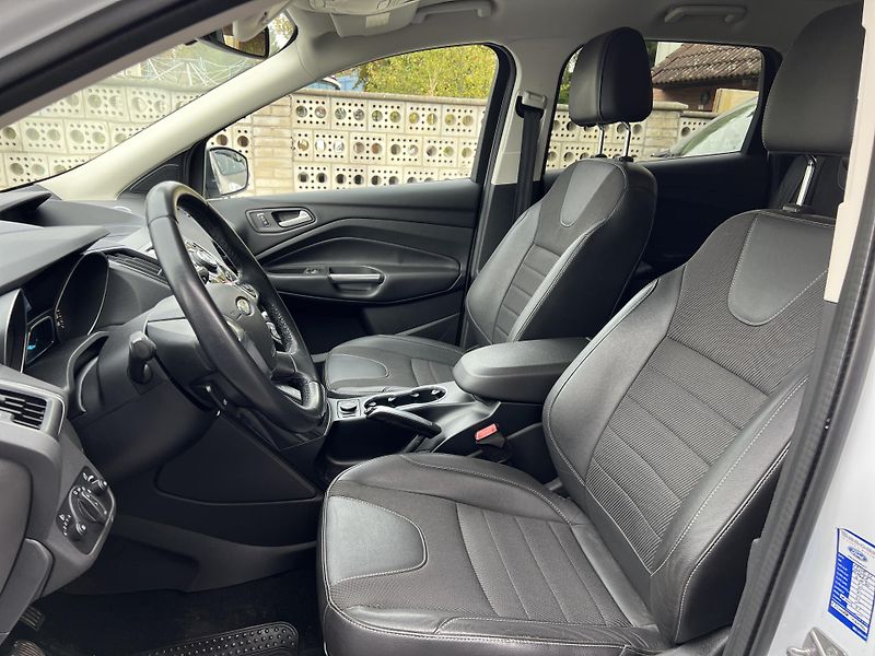 Ford Kuga 2.0TDCi 4x4 AUTOMAT TITANIUM  - fotka 9 z 44