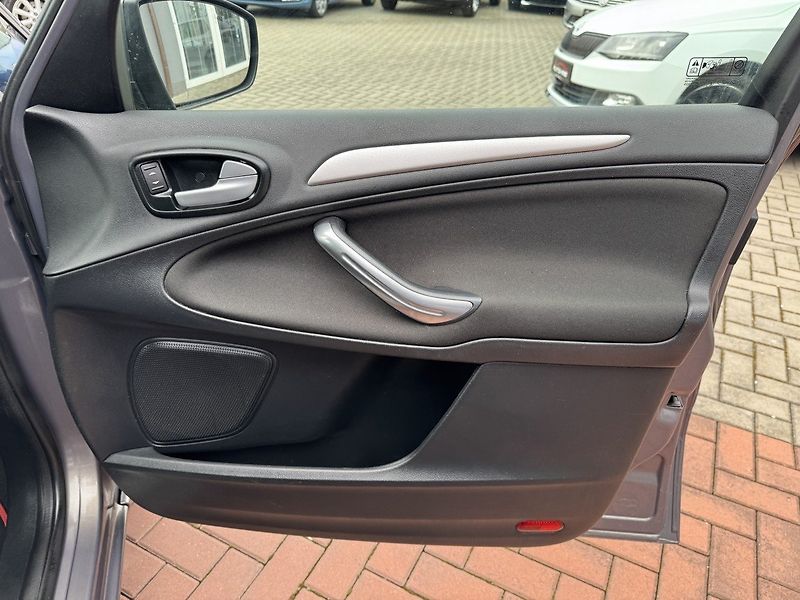 Ford Galaxy (2013) 2.0TDCi Navi Digi Klima - fotka 16 z 46