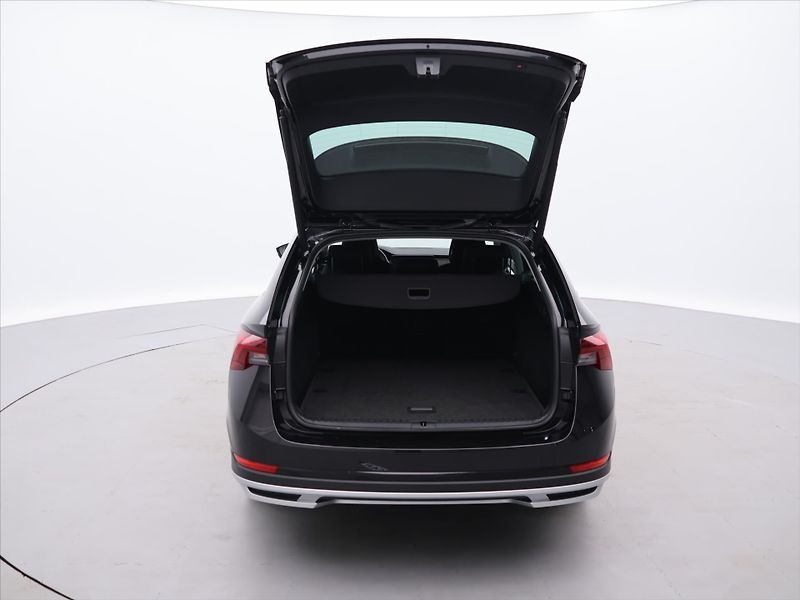 Škoda Octavia 2,0 TDI DSG Matrix Scout DPH - fotka 9 z 25