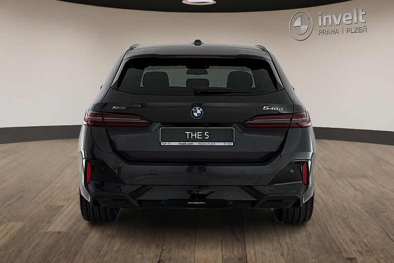 BMW Řada 5 540d xDrive Touring - fotka 4 z 25