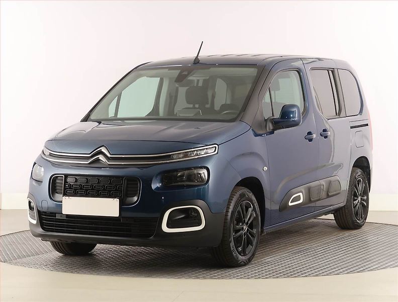 Citroën Berlingo (2020) Feel 1.2 PureTech, 7Míst, 1Maj - fotka 2 z 25