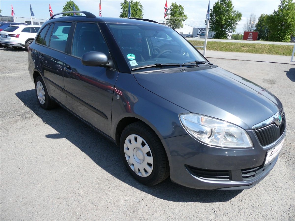 Škoda Fabia 1,2 TSi po servise,auto klima