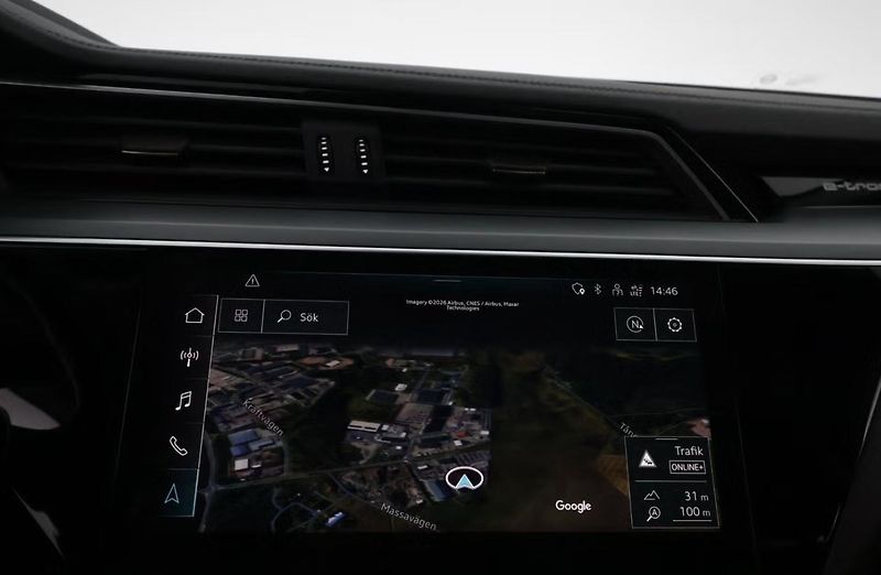Audi Q8 e-tron 55 Q Kamera Tažné LED Vzduch - fotka 20 z 27