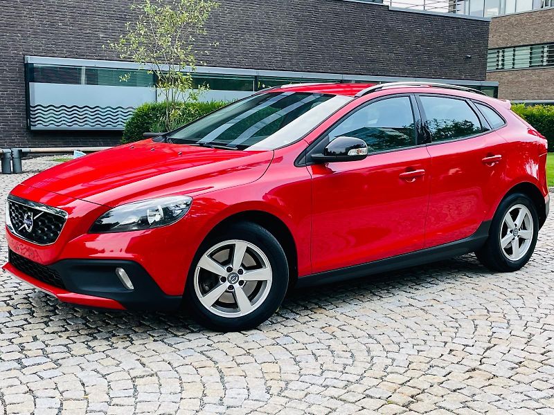 Volvo V40 2.0D3 AUT CROSS COUNTRY TAŽNÉ - fotka 3 z 40