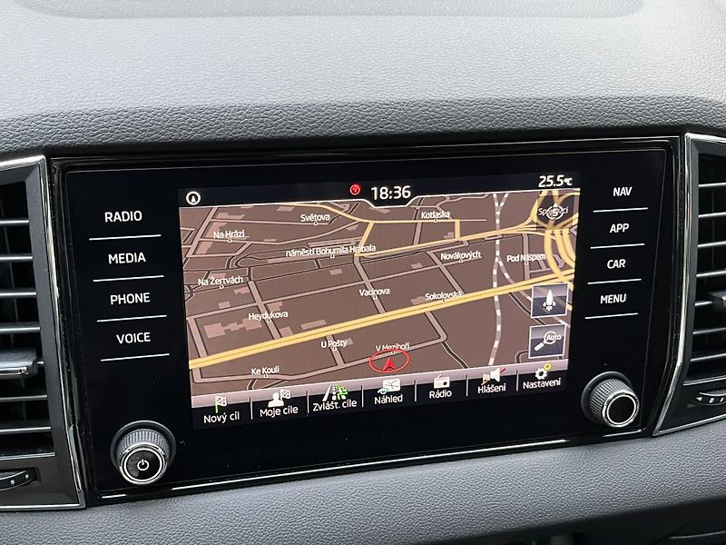 Škoda Karoq (2018) STYLE 2.0 TDI 4x4 DSG, NOVÉ ČR - fotka 28 z 35
