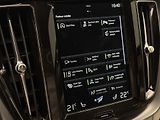 Volvo XC60 B4 AWD MOMENTUM PRO REZERVACE - náhled 30