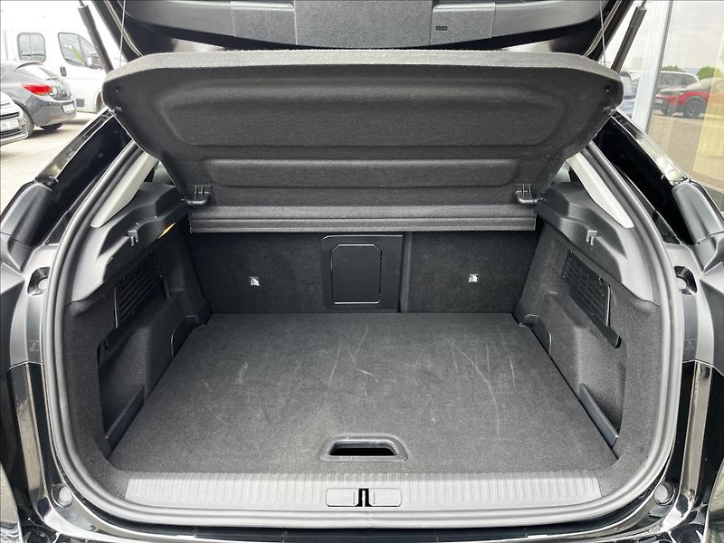 Citroën C4 1,2   MAX EAT8 - fotka 6 z 23