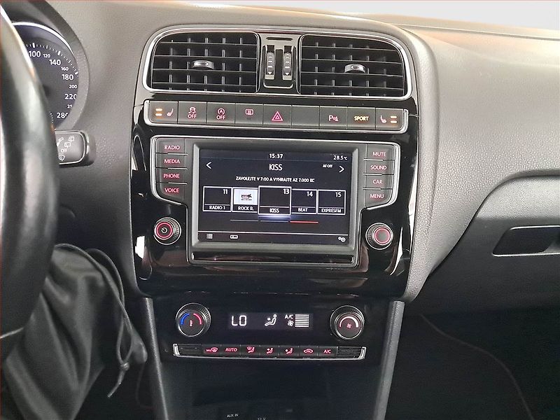 Volkswagen Polo (2016) 1.8 GTI, Serv.kniha, Tempomat - fotka 12 z 19