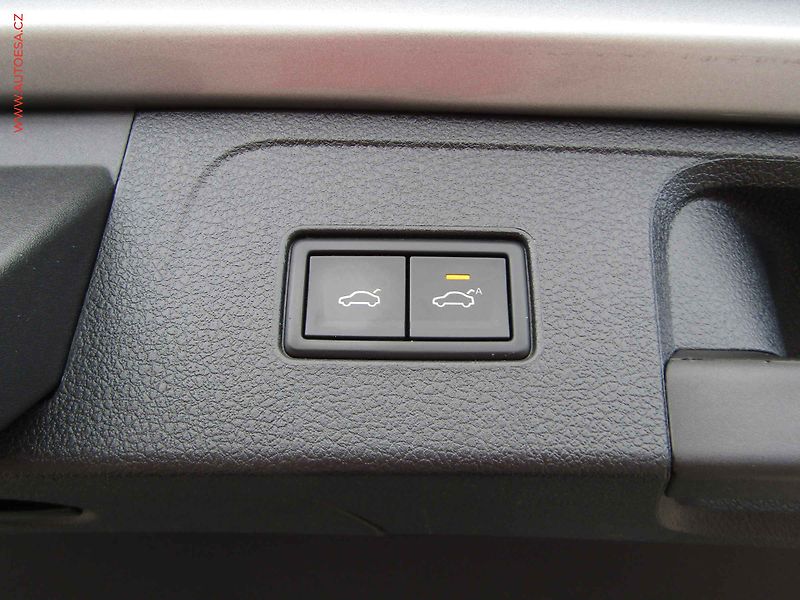 Volkswagen Passat (2020) 2.0 TDi 4x4, ČR, Alltrack - fotka 20 z 21