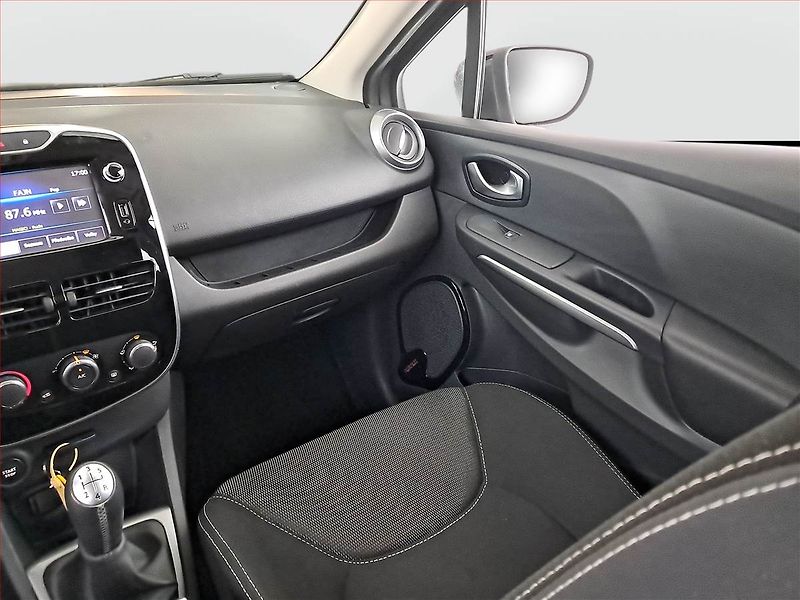 Renault Clio (2015) 1.2 16V, Navi, Tempomat - fotka 8 z 18