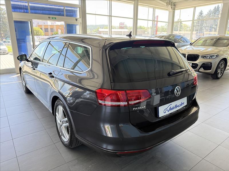 Volkswagen Passat 2,0   TDI 110kW,SERVISNÍ KNÍŽK - fotka 4 z 30